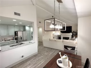 Photo #4: OC23097381 Listing 