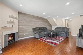 Photo #3: OC23097389 Listing 