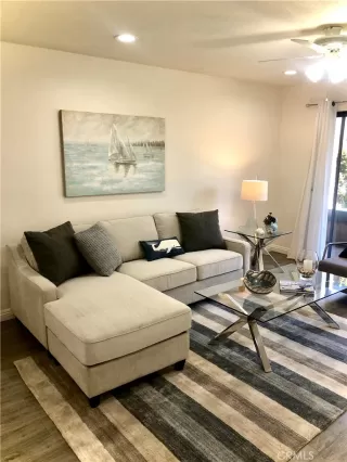 Photo #2: OC23097670 Listing 