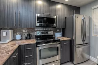 Photo #5: OC23097683 Listing