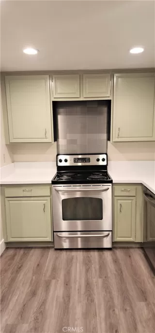 Photo #3: OC23097806 Listing