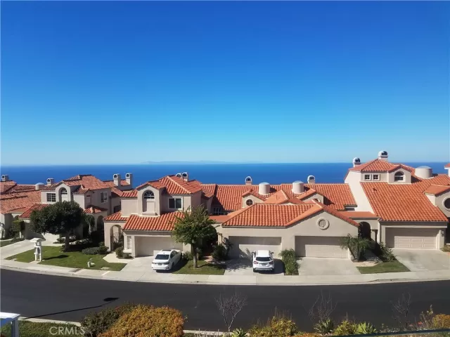 MLS: OC23097961 Condo For Sale