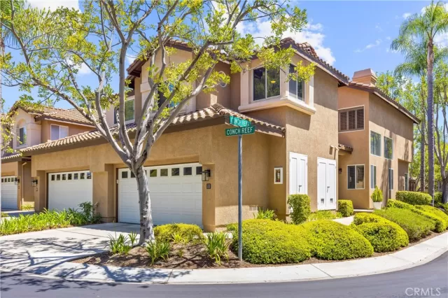 MLS: OC23098120 Condo For Sale