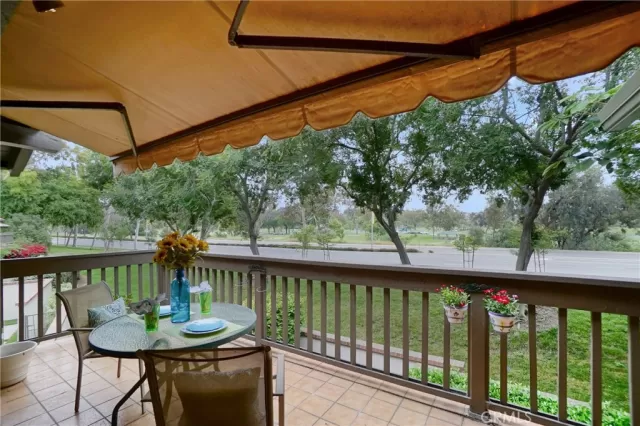 MLS: OC23098163 Condo For Sale