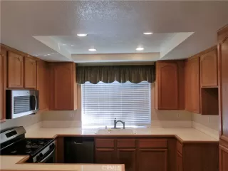 Photo #6: OC23098438 Listing