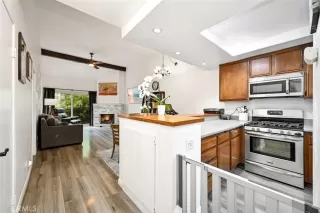 Photo #4: OC23098805 Listing