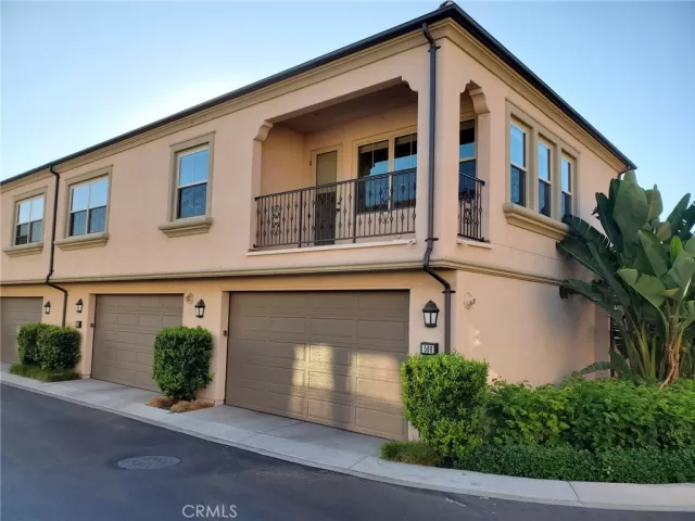 MLS: OC23098983 Condo For Sale