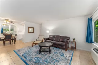 Photo #4: OC23099240 Listing