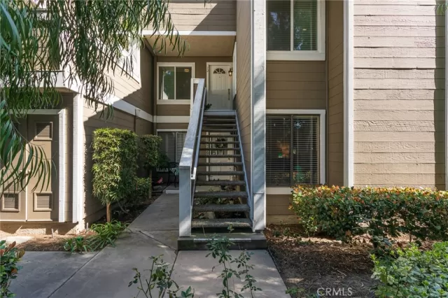 MLS: OC23099457 Condo For Sale