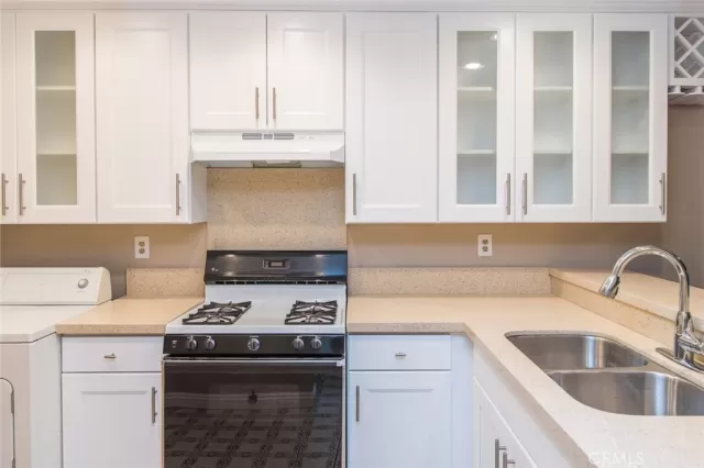 MLS: OC23099528 Condo For Sale