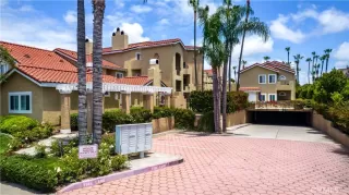 Photo #3: OC23099770 Listing 