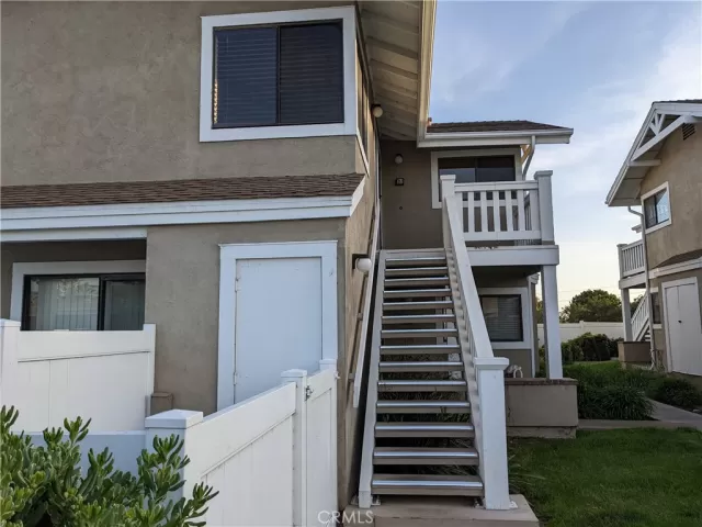 MLS: OC23099881 Condo For Sale