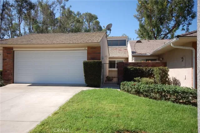 MLS: OC23099909 Condo For Sale