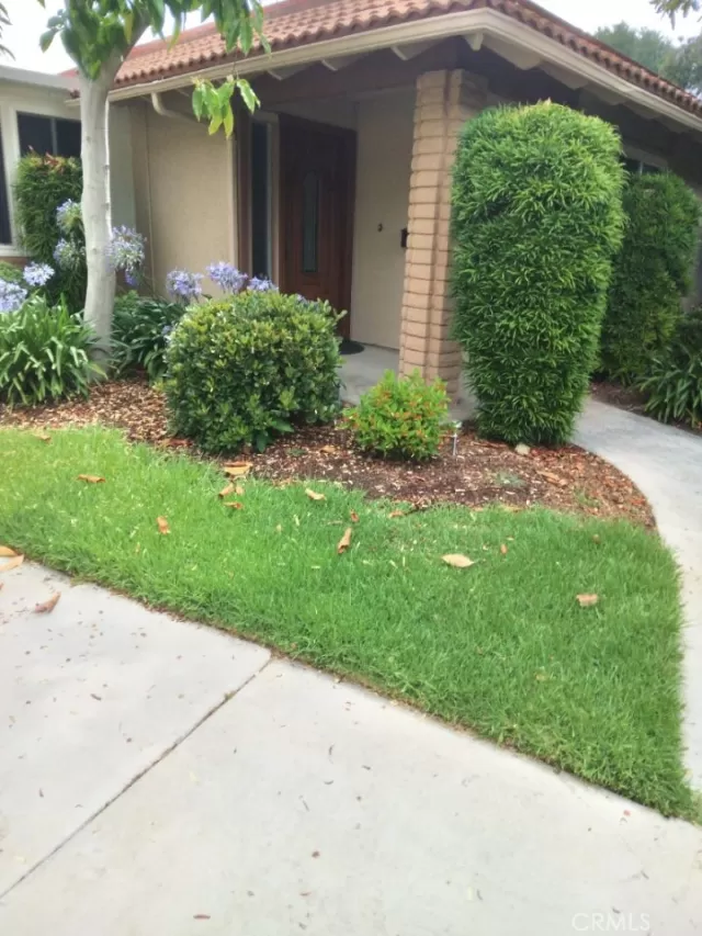 MLS: OC23099916 Condo For Sale