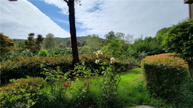 MLS: OC23099919 Condo For Sale