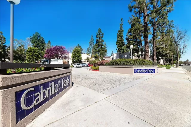 MLS: OC23099965 Condo For Sale