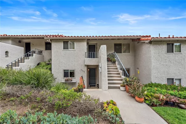 MLS: OC23100148 Condo For Sale