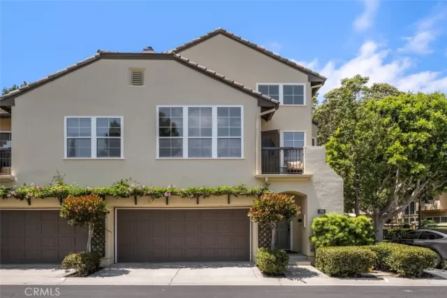 MLS: OC23100865 Condo For Sale