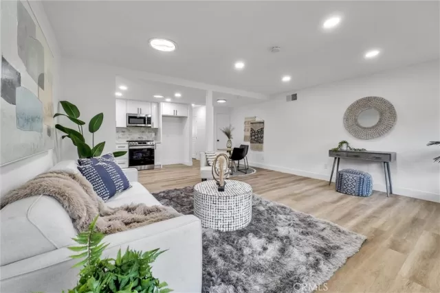 MLS: OC23101244 Condo For Sale