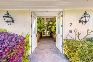 Photo #3: OC23101294 Listing 