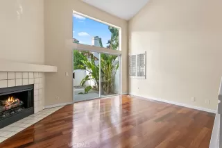 Photo #6: OC23101471 Listing 