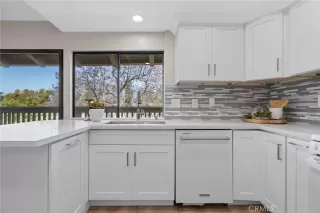 Photo #3: OC23101784 Listing 