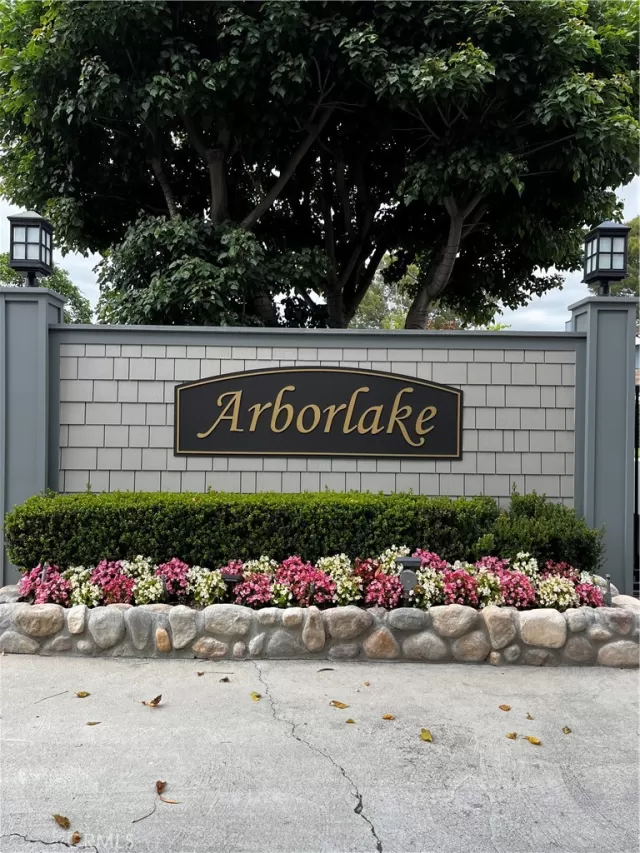 MLS: OC23101914 Condo For Sale