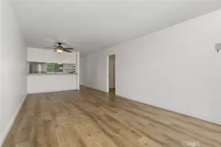 Photo #3: OC23102086 Listing 