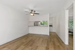 Photo #6: OC23102086 Listing 