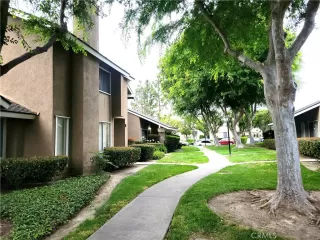 Photo #4: OC23102369 Listing 