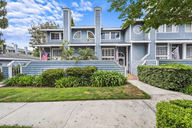 MLS: OC23102663 Condo For Sale