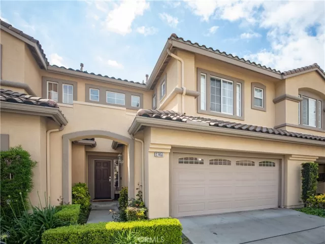 MLS: OC23102841 Condo For Sale