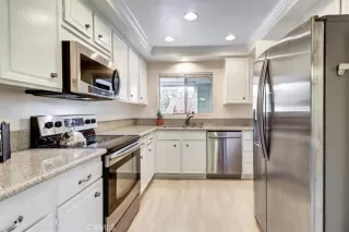 Photo #1: OC23103082 Listing