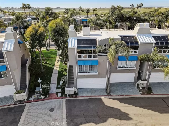 MLS: OC23103126 Condo For Sale