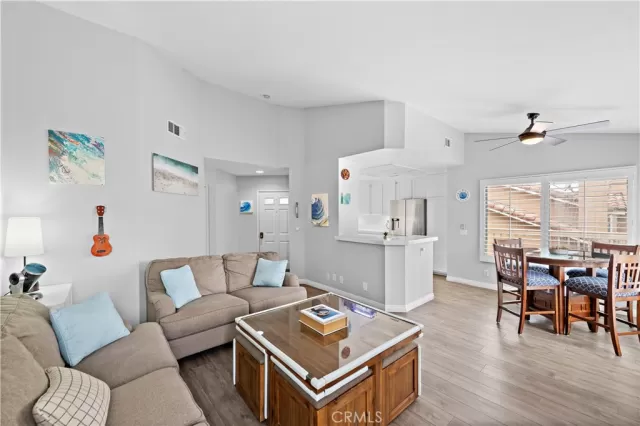 MLS: OC23103129 Condo For Sale