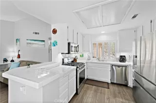 Photo #6: OC23103129 Listing 