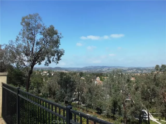 MLS: OC23103135 Condo For Sale