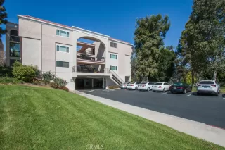 Photo #2: OC23103325 Listing