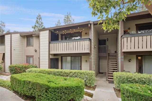 MLS: OC23103462 Condo For Sale