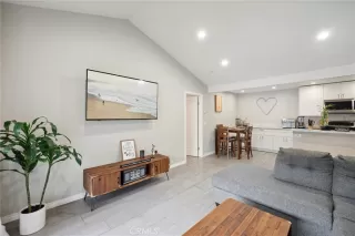 Photo #3: OC23103462 Listing 