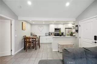 Photo #6: OC23103462 Listing 