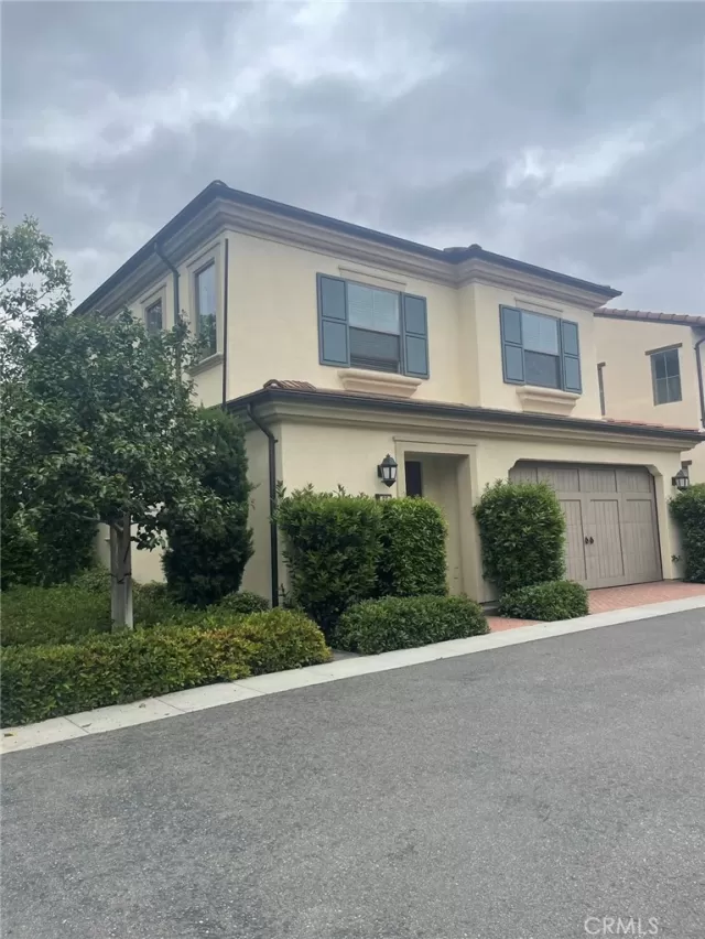 MLS: OC23103609 Condo For Sale