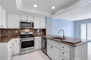 Photo #3: OC23103611 Listing 