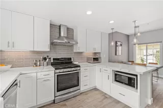 Photo #3: OC23103802 Listing 