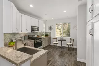 Photo #4: OC23103842 Listing 