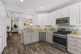 Photo #5: OC23103842 Listing 