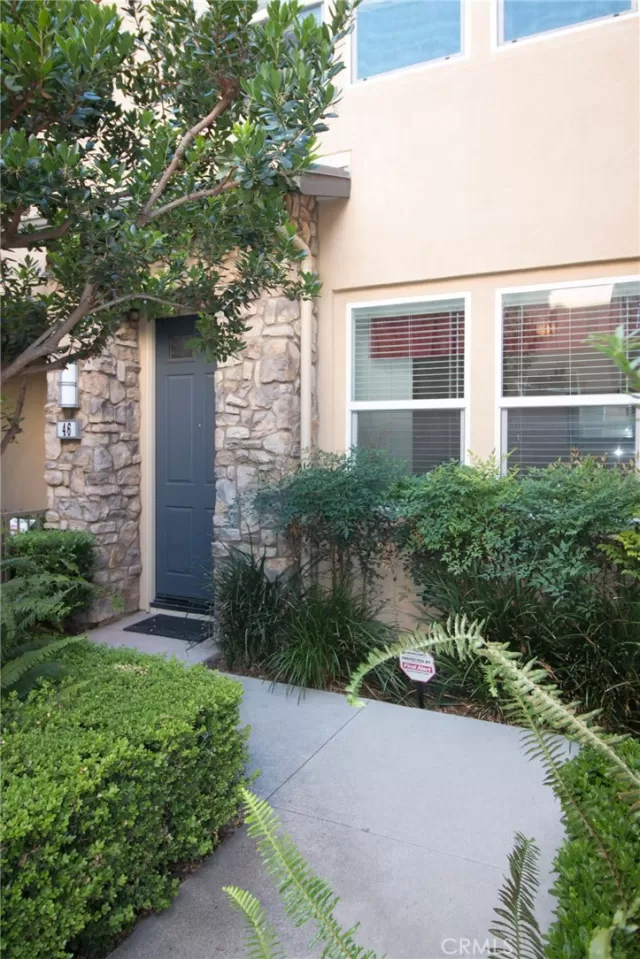 MLS: OC23103902 Condo For Sale