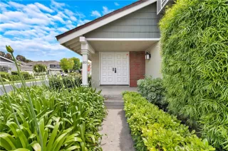 Photo #1: OC23104183 Listing