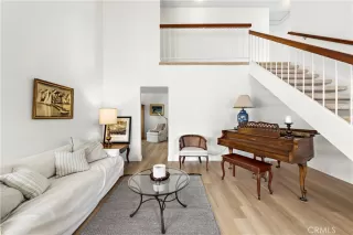 Photo #4: OC23104183 Listing