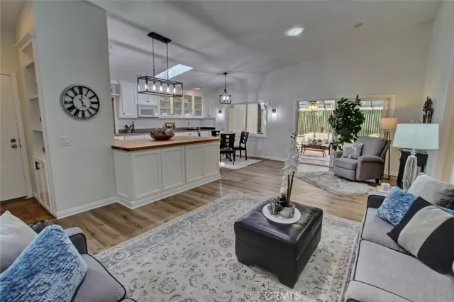 MLS: OC23104394 Condo For Sale